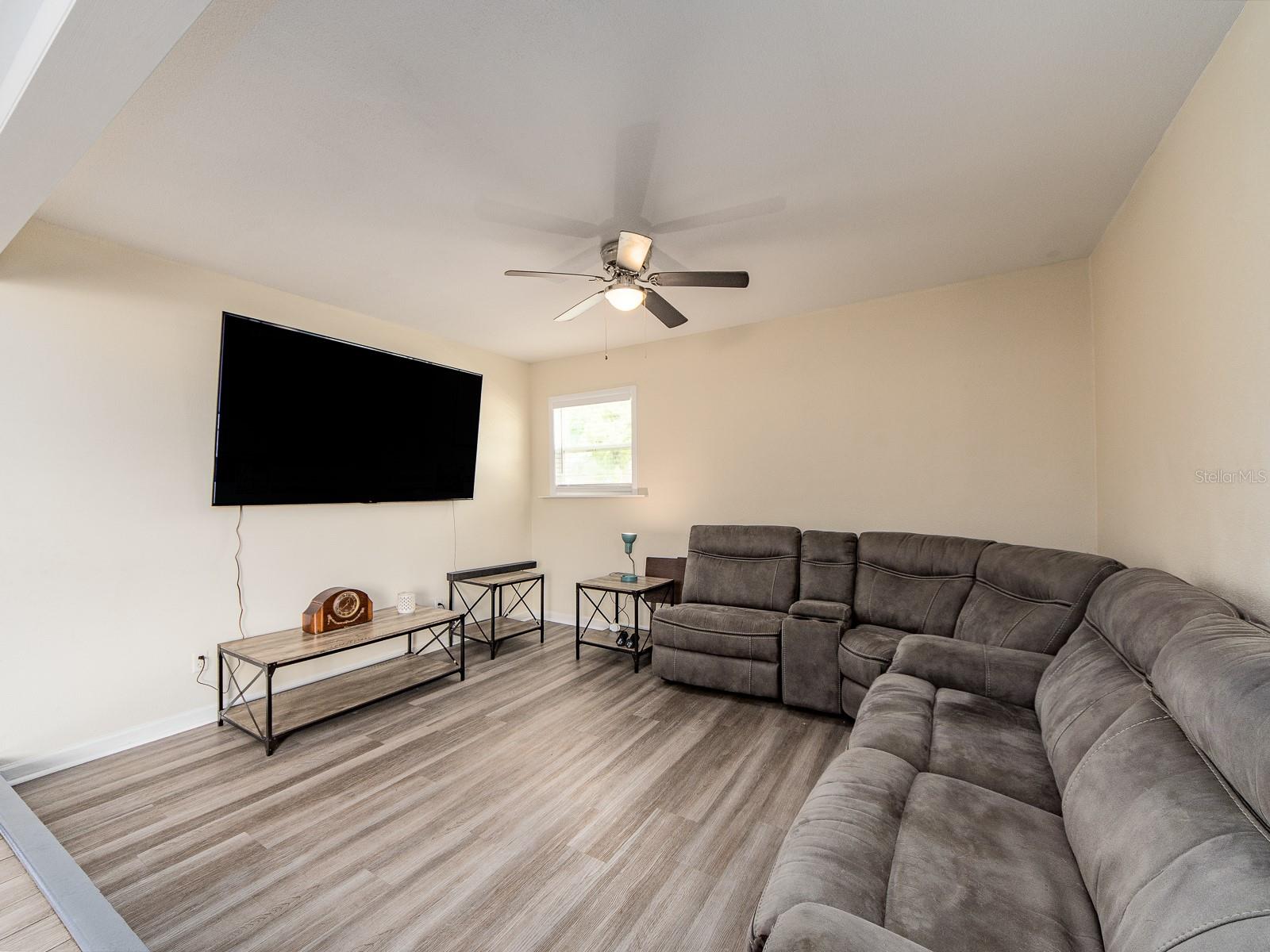 AVONDALE ESTATES - Residential