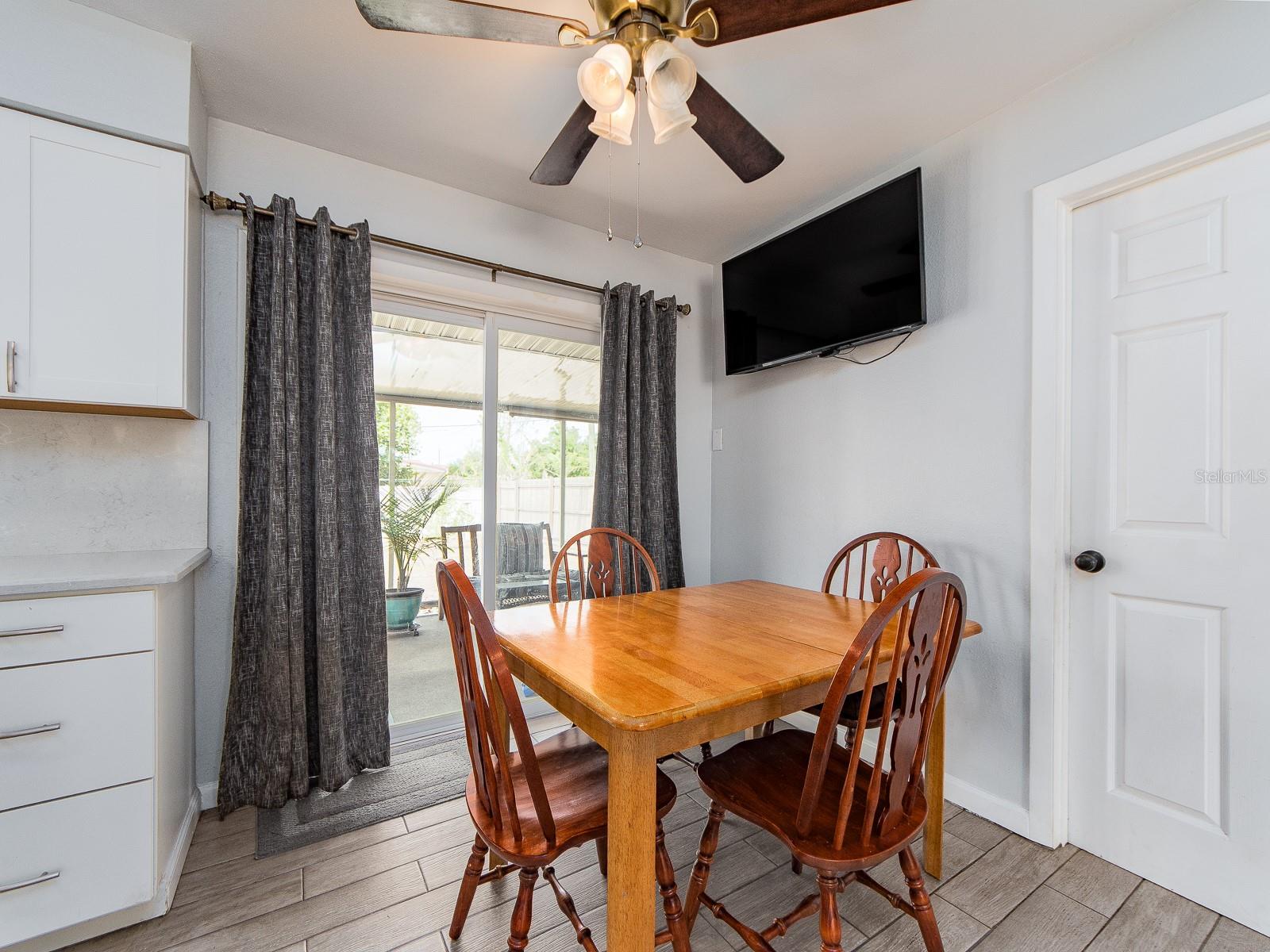 AVONDALE ESTATES - Residential