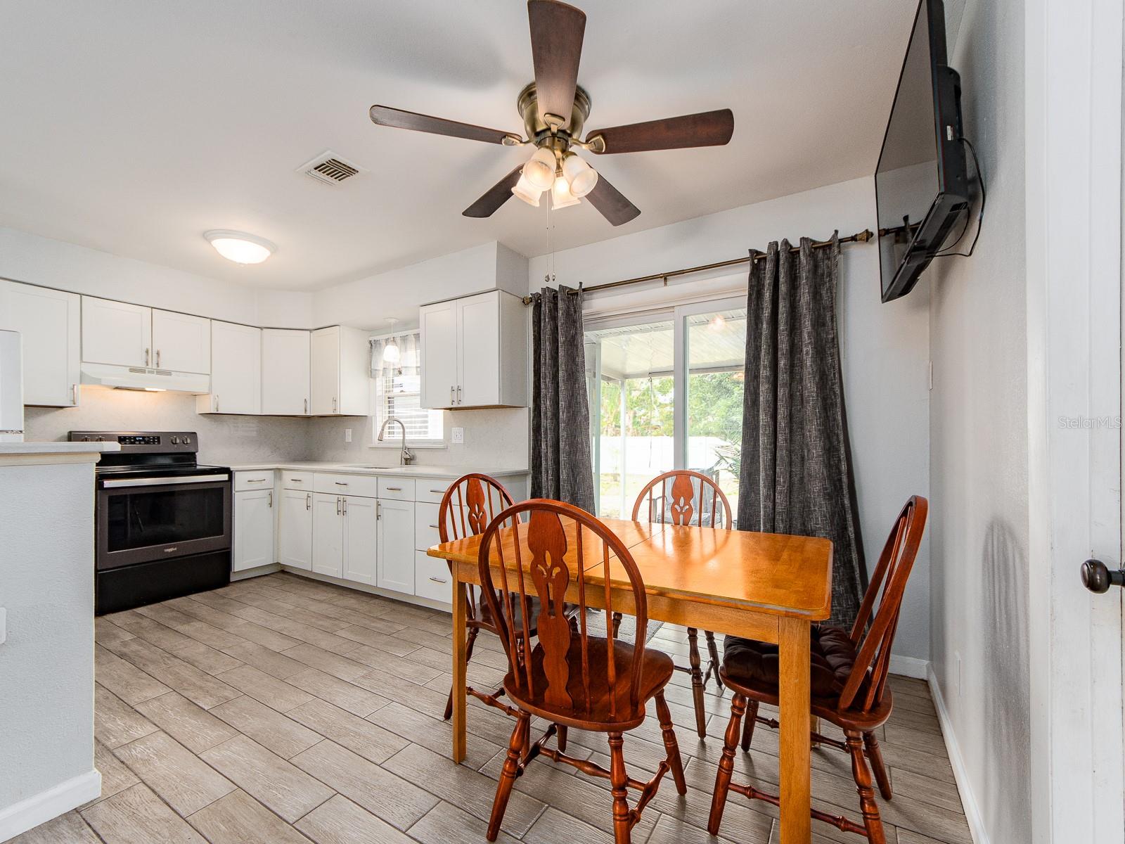 AVONDALE ESTATES - Residential