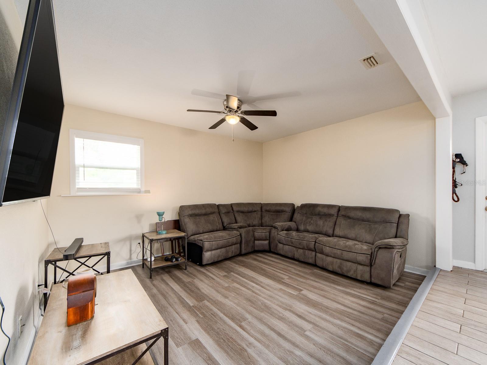 AVONDALE ESTATES - Residential