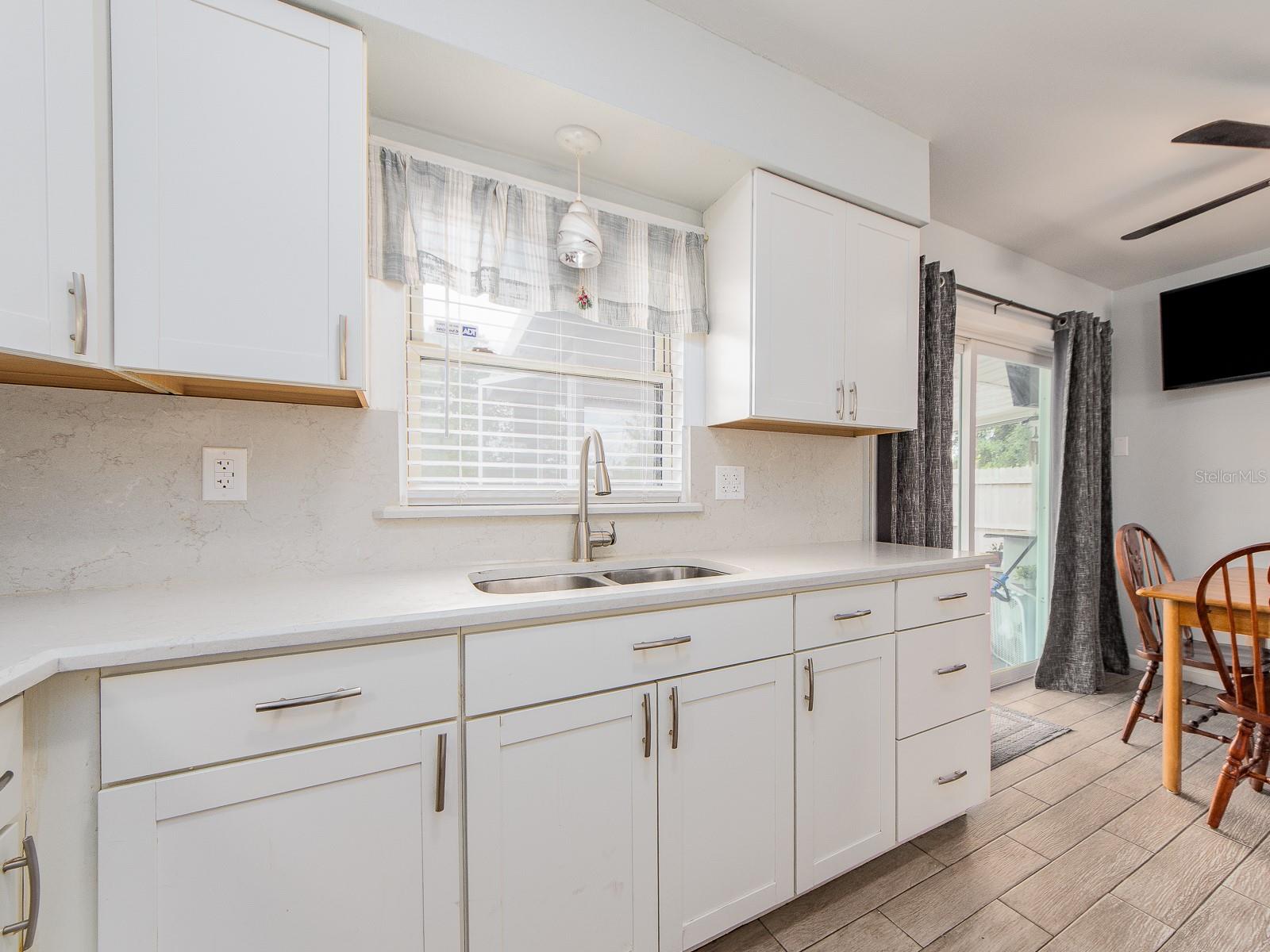 AVONDALE ESTATES - Residential