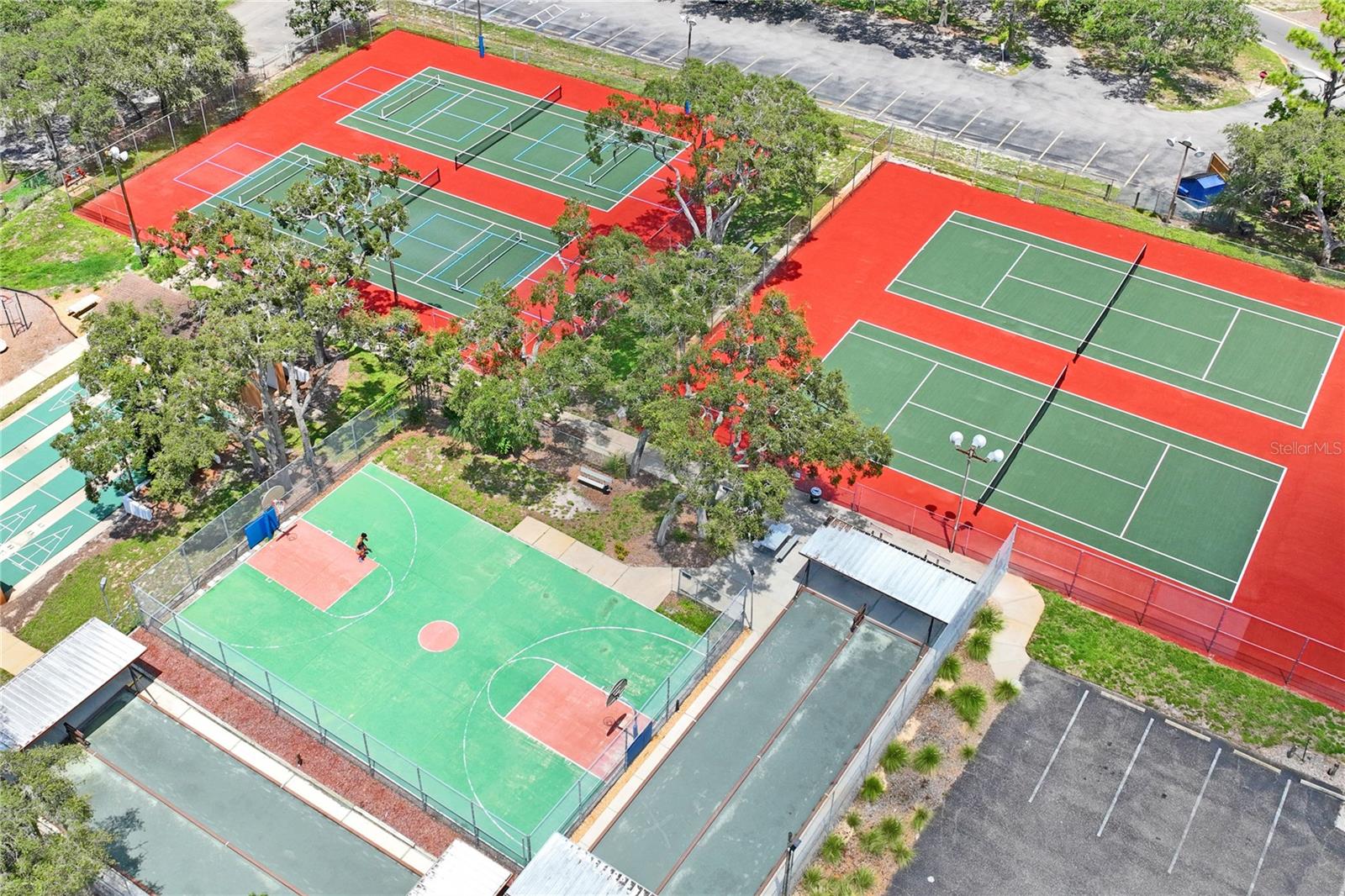 BEACON WOODS IRONWOOD VILLAGE - Residential