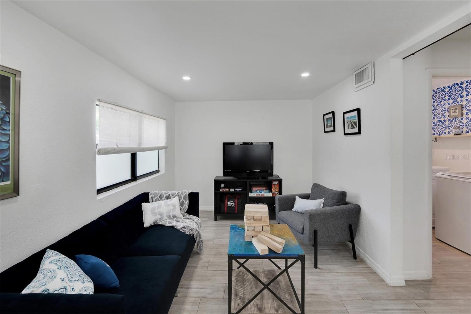 GANDY GARDENS 5 - Residential Lease