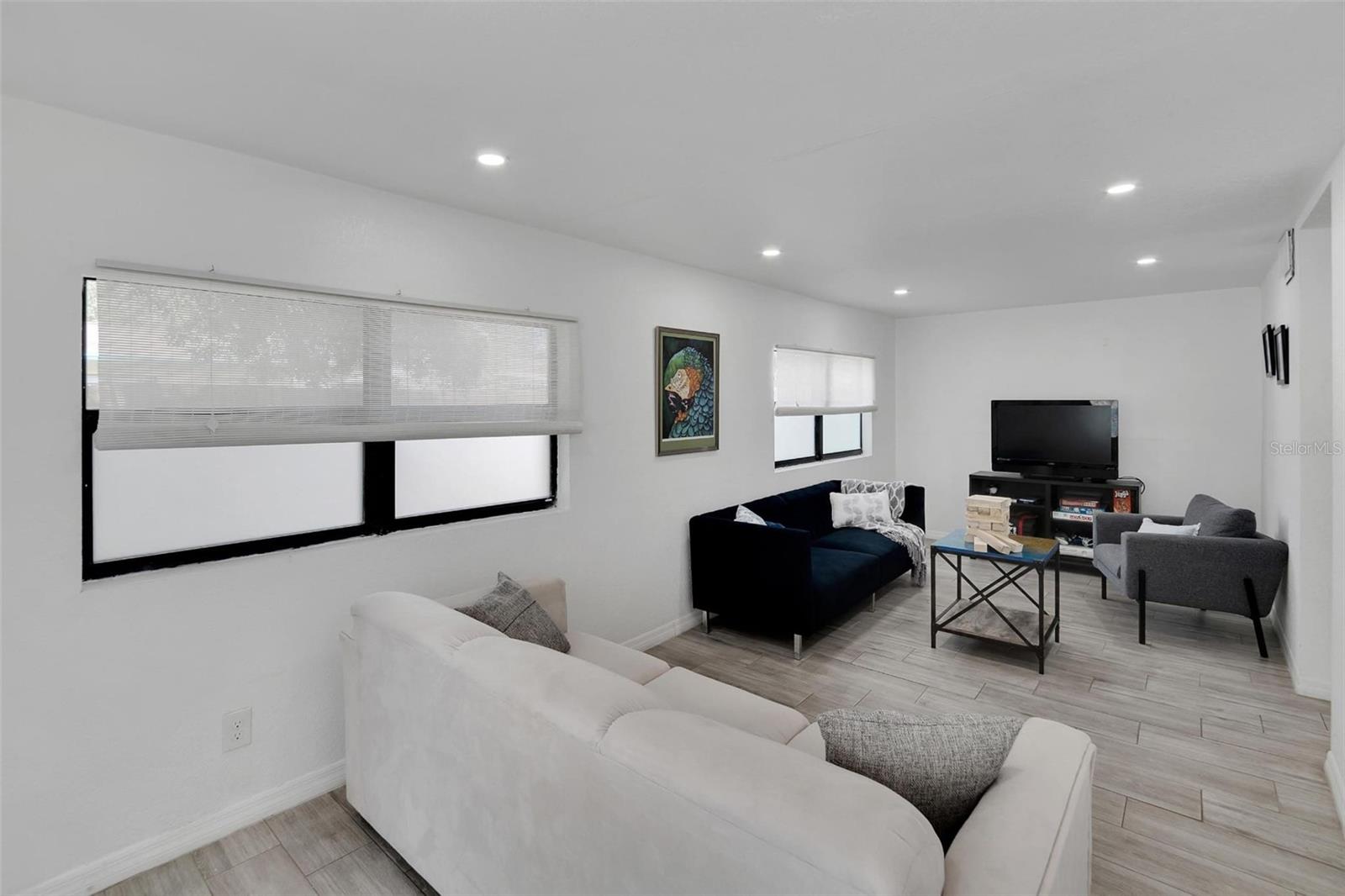 GANDY GARDENS 5 - Residential Lease