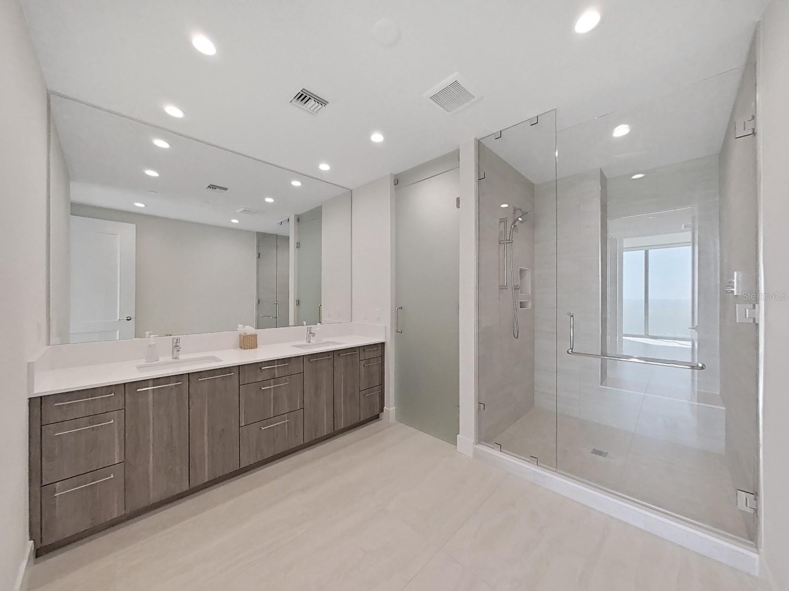 SALTAIRE CONDO - Residential