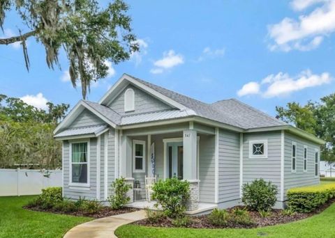 Photo of 904 Azalea Walk Circle, Deland, FL 32724 (MLS # O6352075)