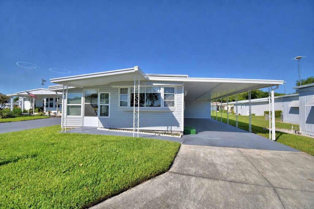 Photo of 117 Holiday Lane, Auburndale, FL 33823 (MLS # P4938537)