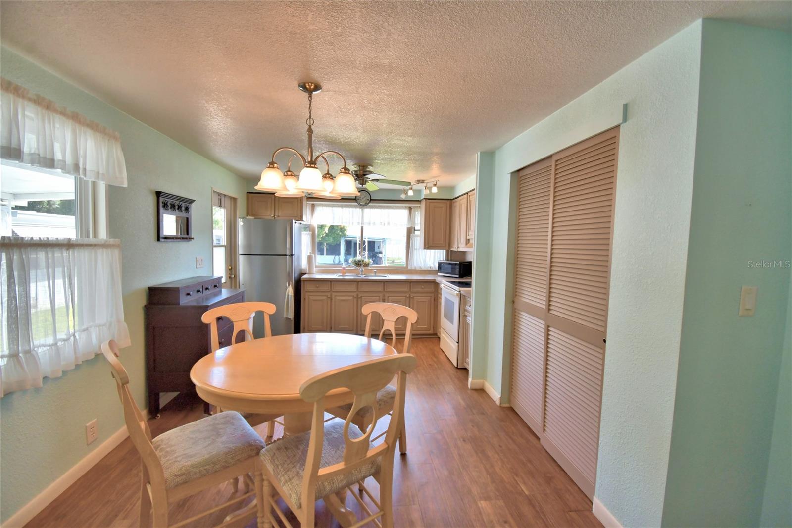 ARIANA SHORES MHP - Residential