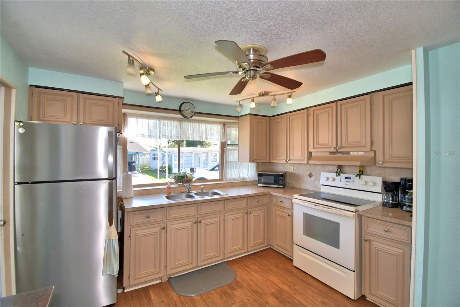 ARIANA SHORES MHP - Residential