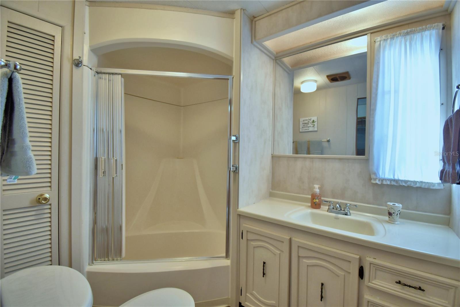 ARIANA SHORES MHP - Residential