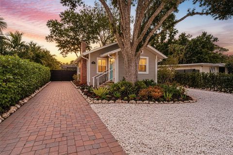 Photo of 2250 Hillview Street, Sarasota, FL 34239 (MLS # A4694827)