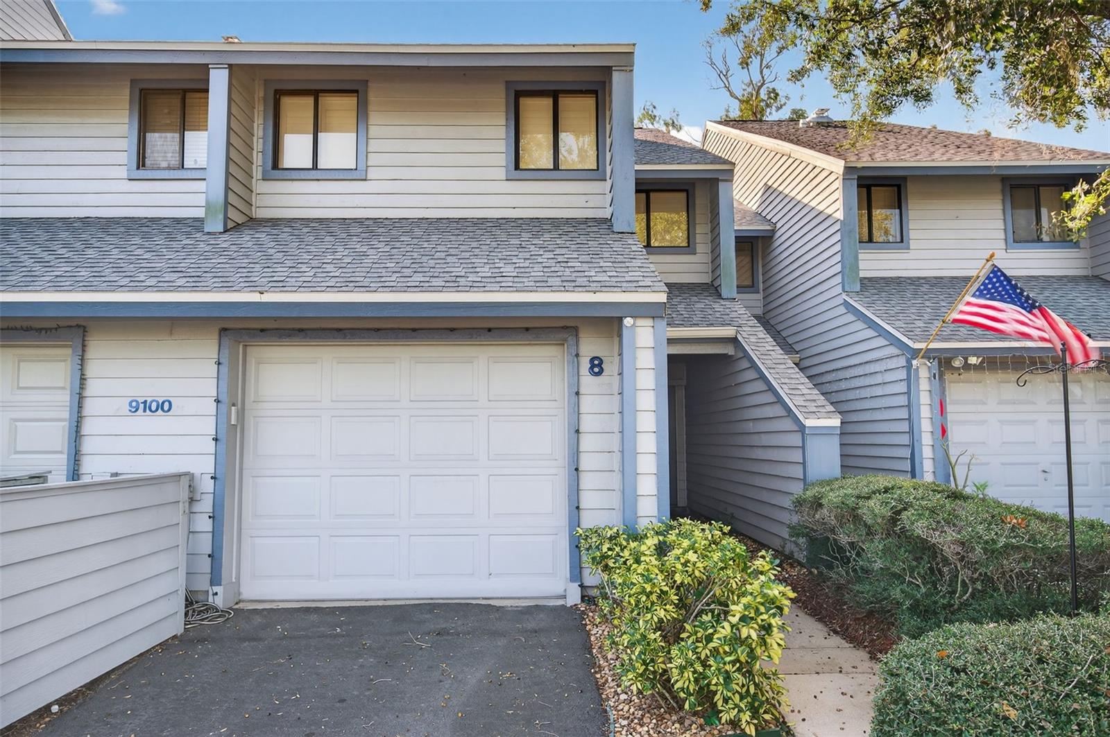 LINKS THE CONDO - Residential