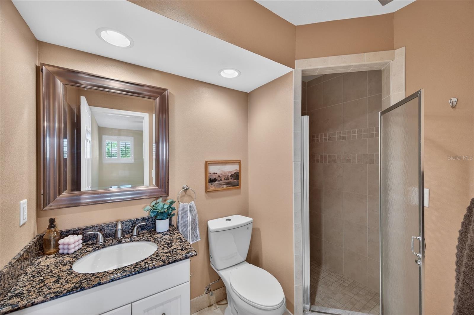 LINKS THE CONDO - Residential