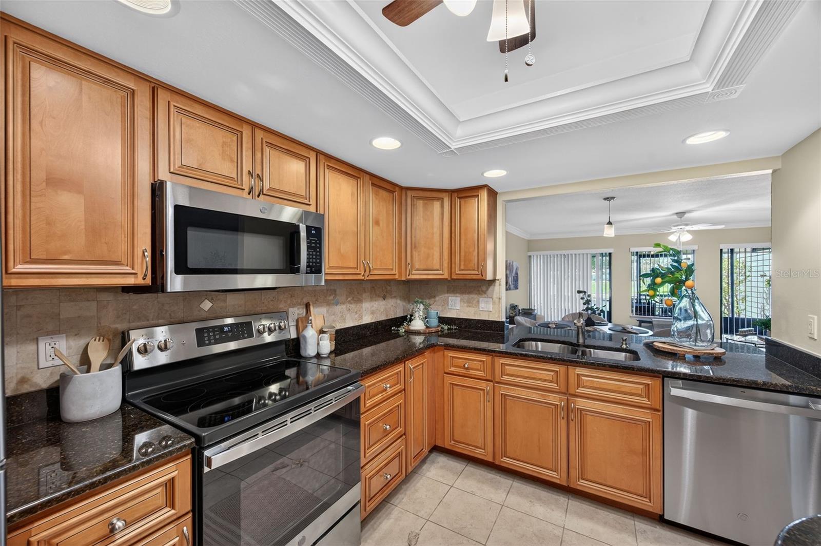 LINKS THE CONDO - Residential