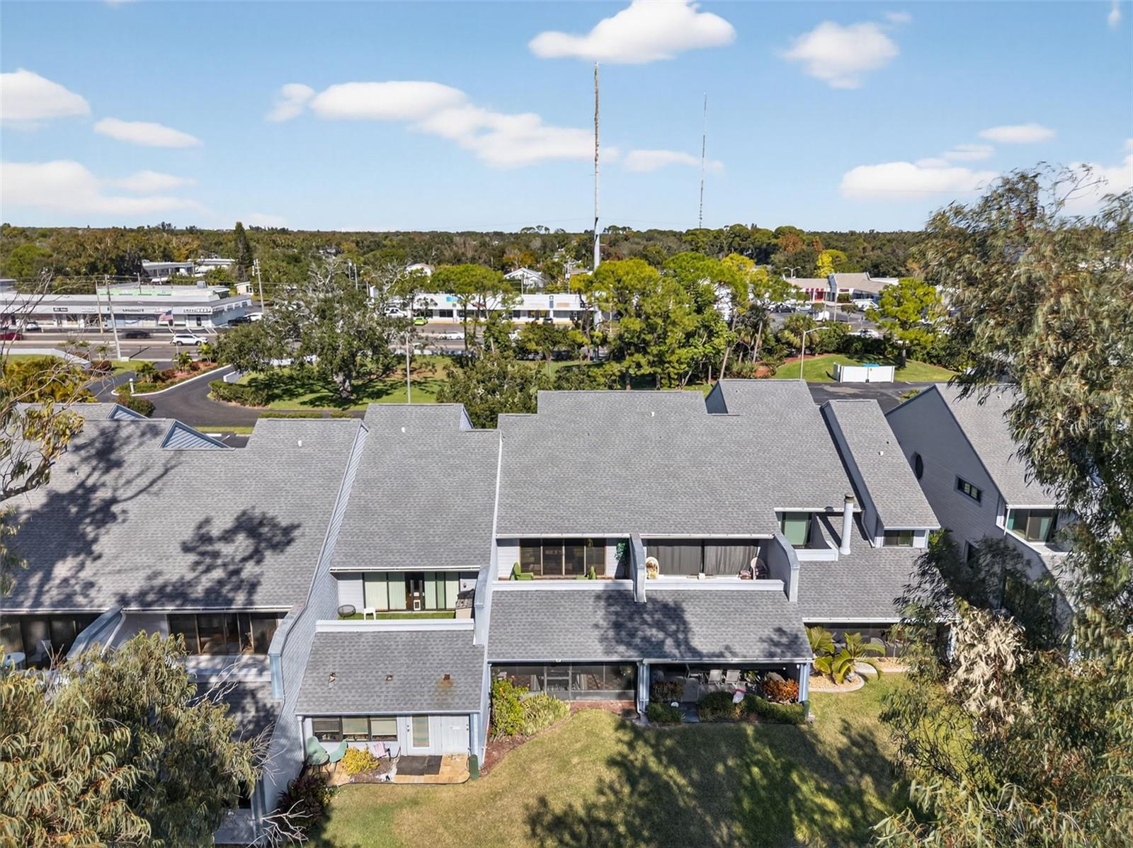 LINKS THE CONDO - Residential