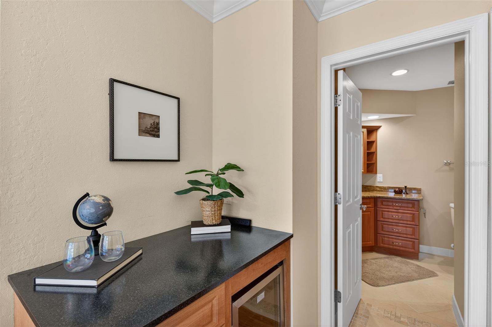 LINKS THE CONDO - Residential