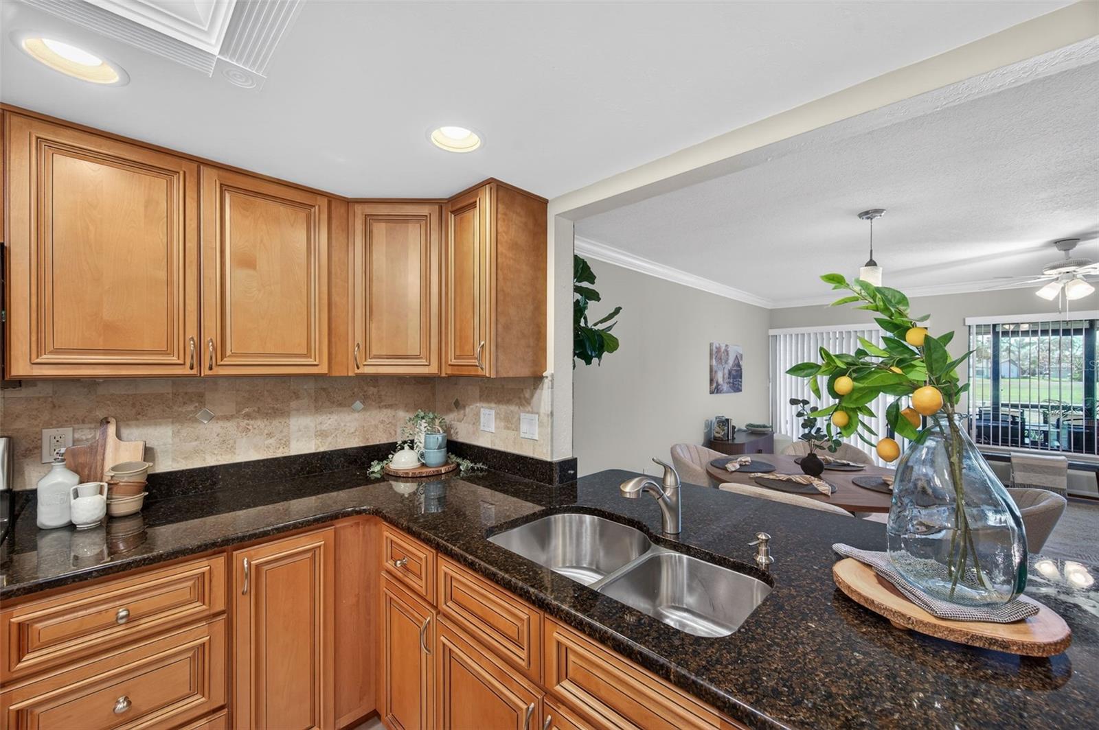 LINKS THE CONDO - Residential