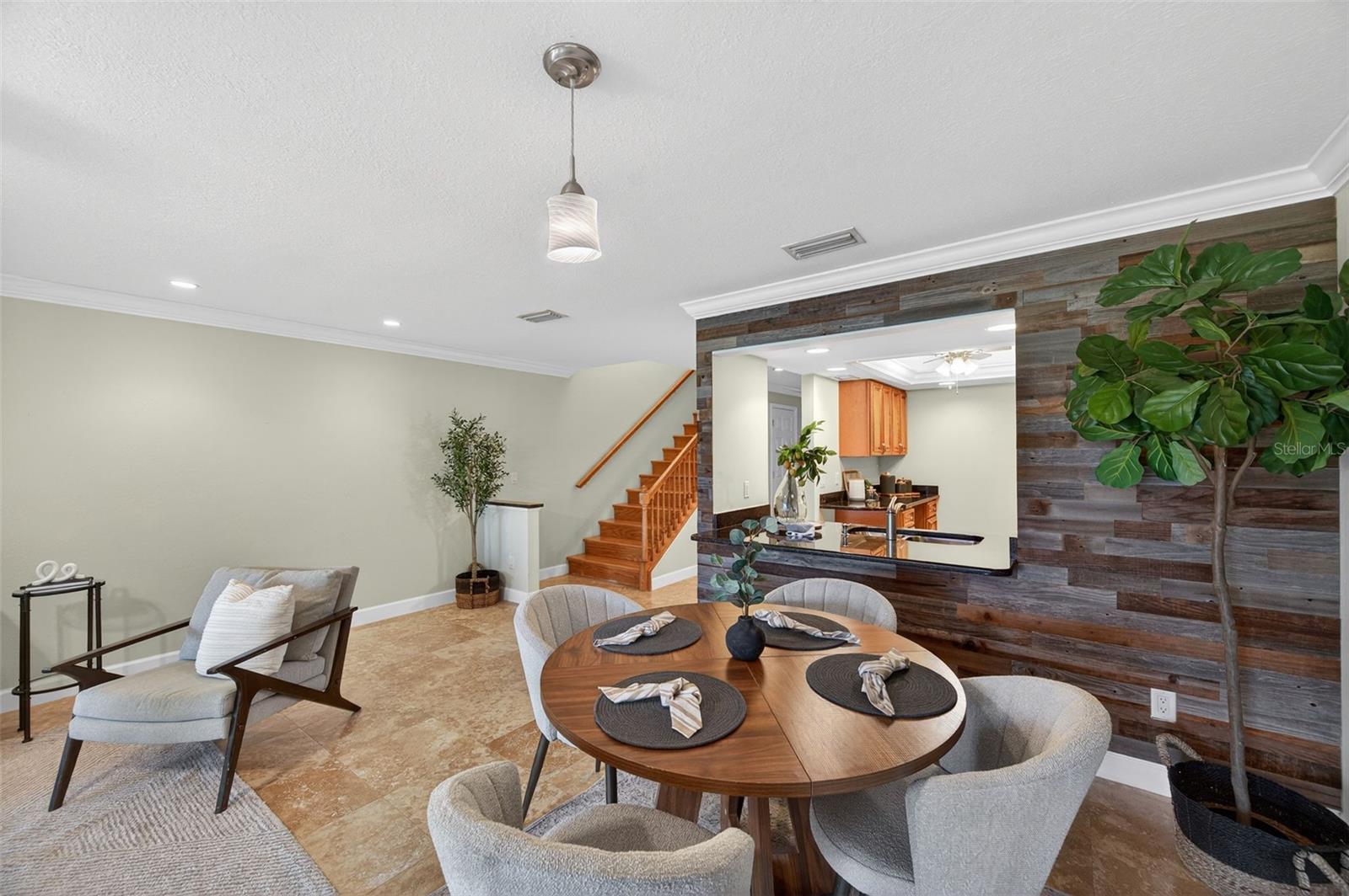 LINKS THE CONDO - Residential