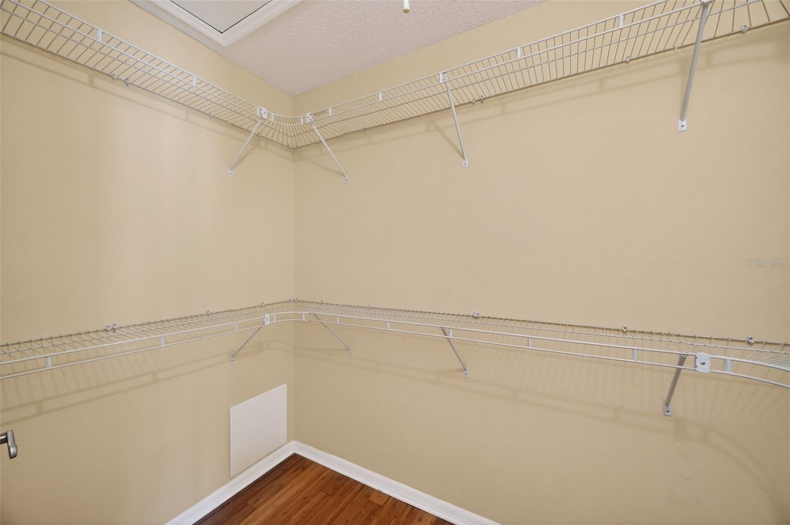 LINKS THE CONDO - Residential