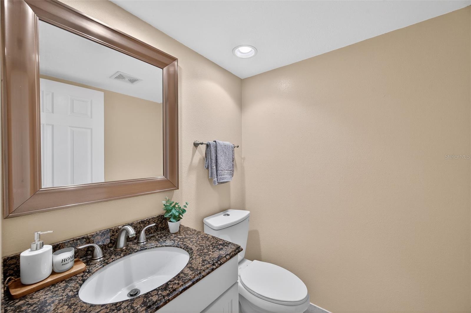 LINKS THE CONDO - Residential