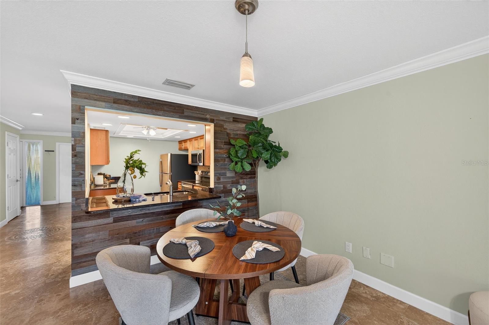 LINKS THE CONDO - Residential