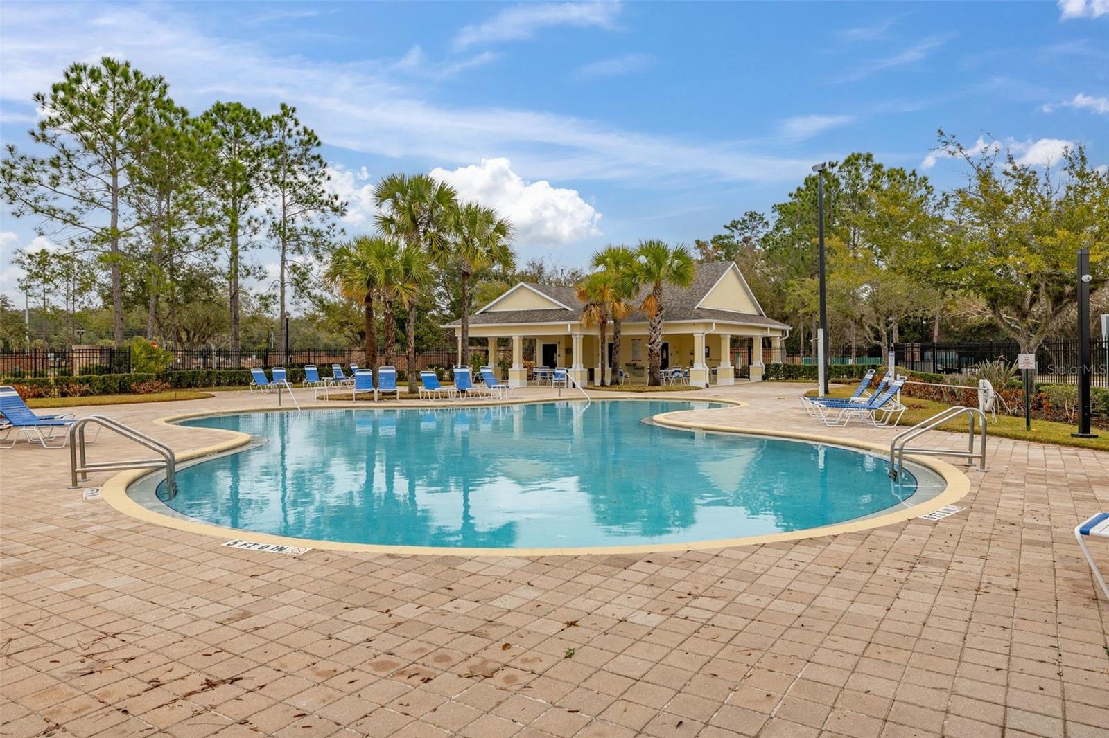 TUCKER OAKS - Residential