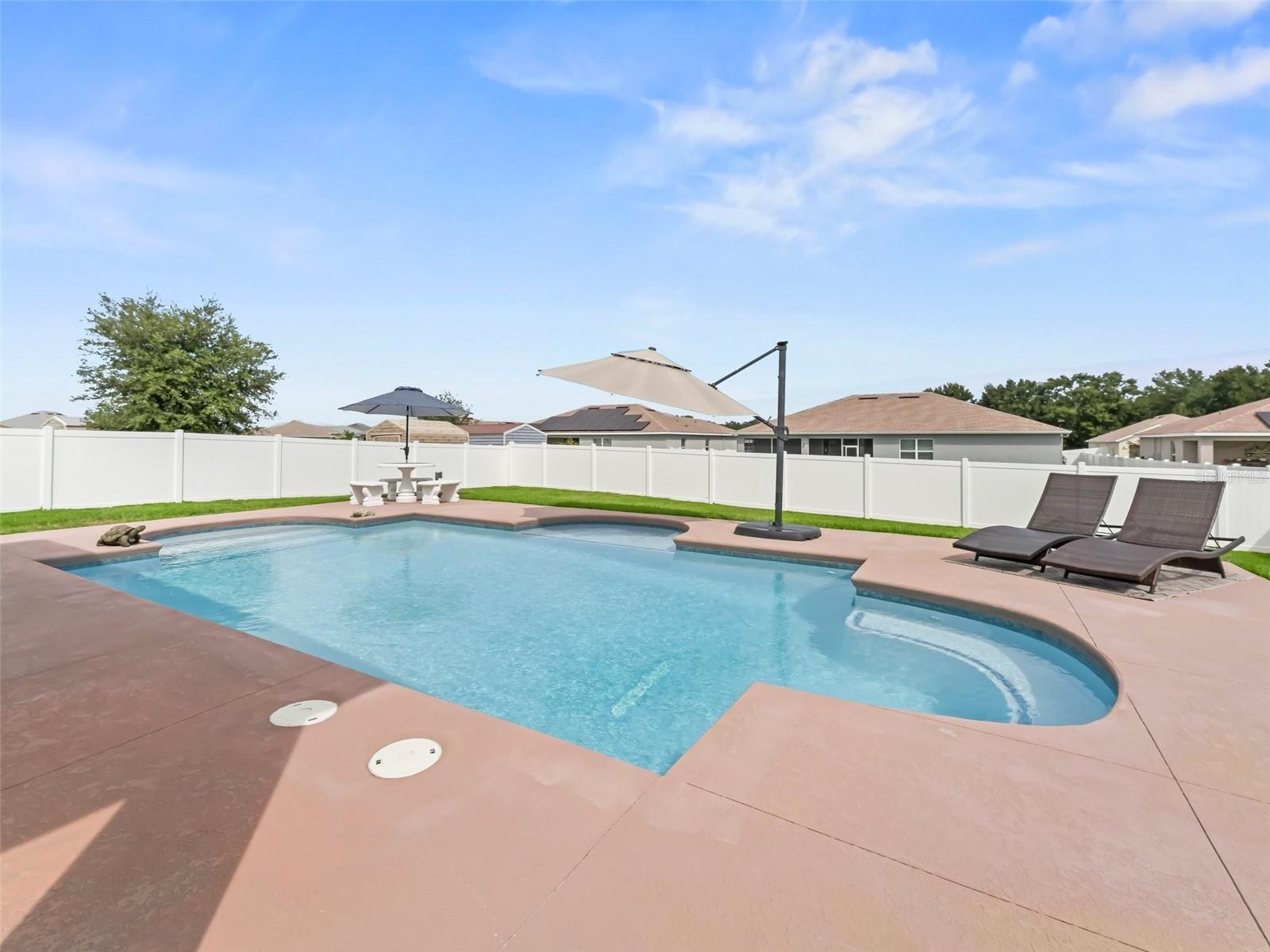 SUMMERCREST - Residential