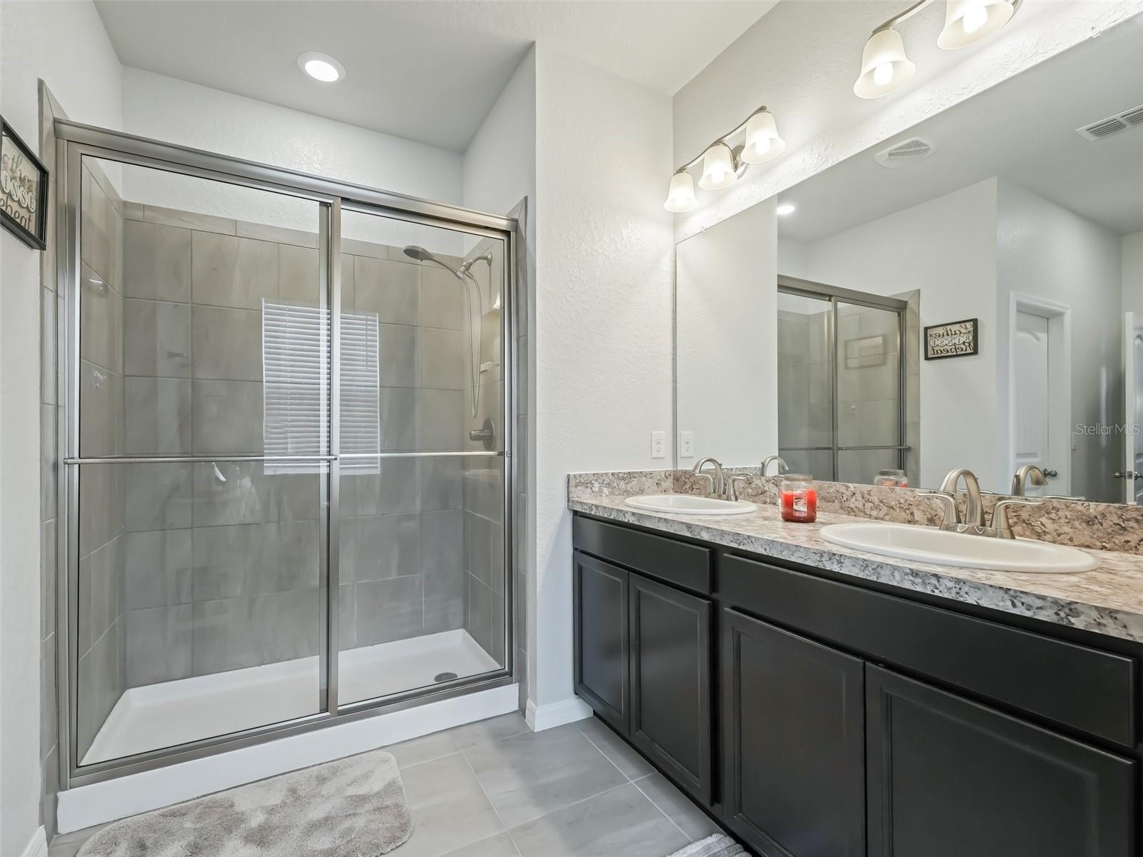 SUMMERCREST - Residential