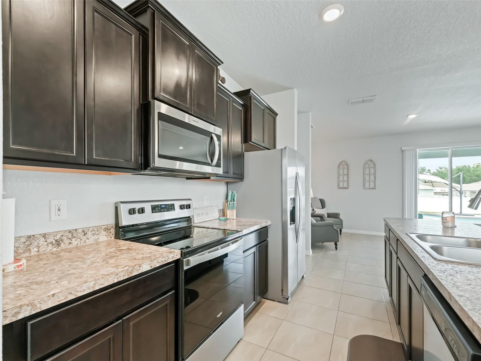 SUMMERCREST - Residential