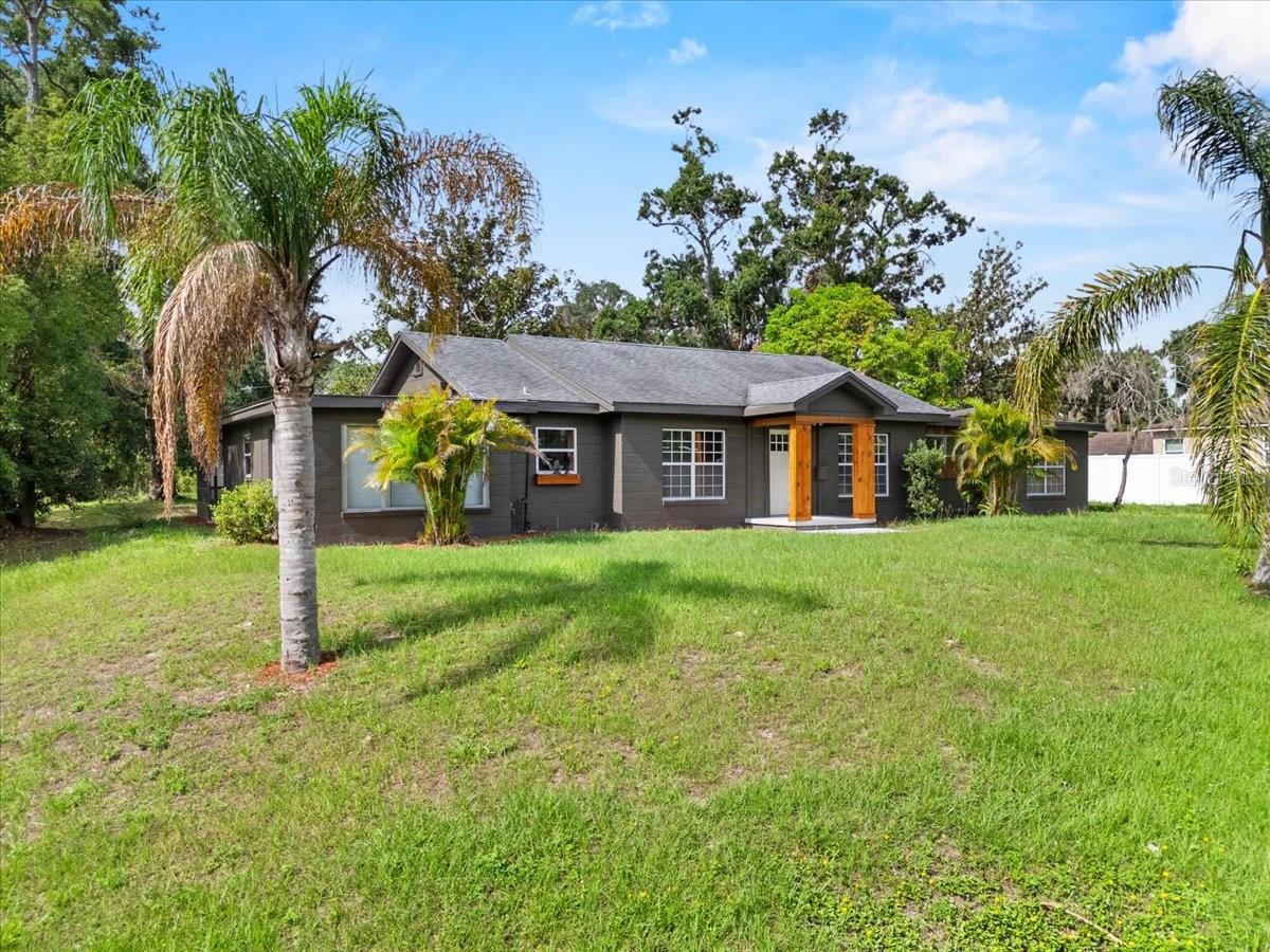 504 PRADO PLACE