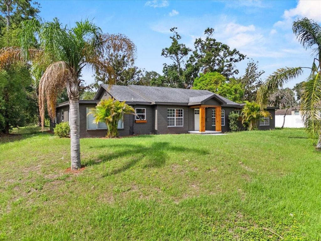 Photo of 504 Prado Place, Lakeland, FL 33803 (MLS # L4953934)