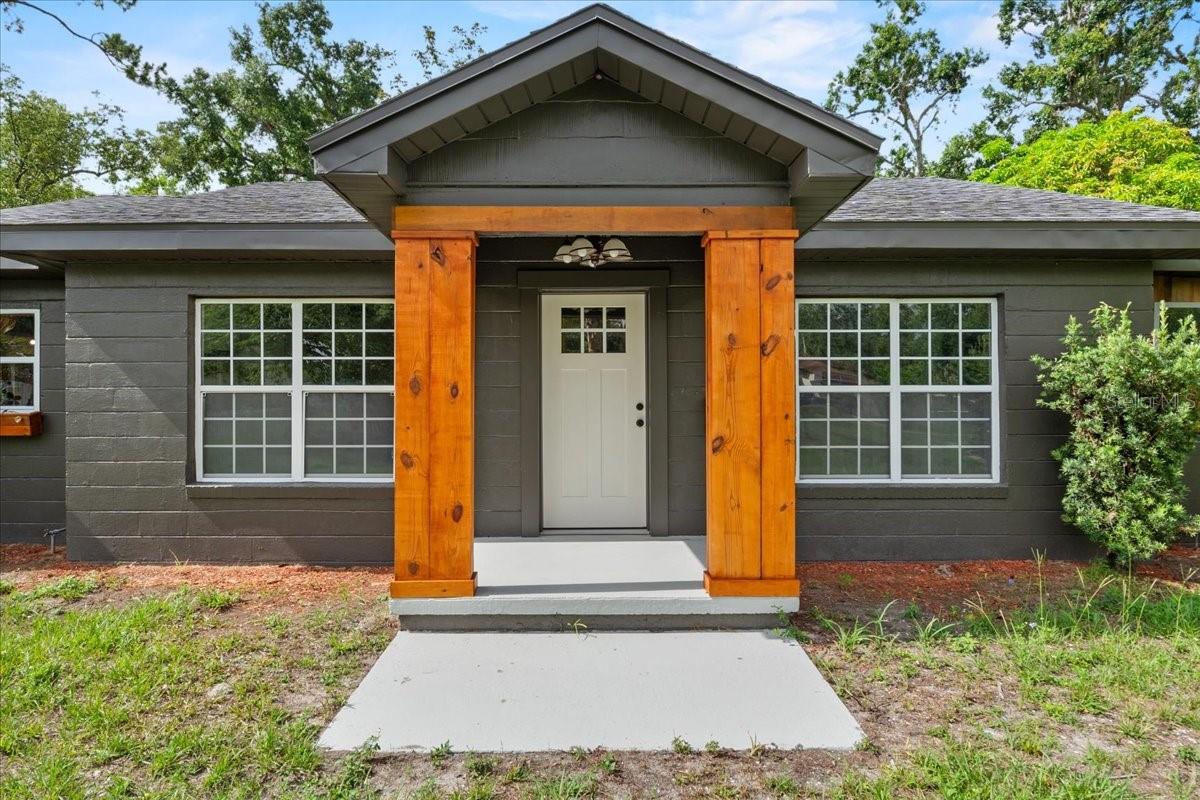 504 PRADO PLACE