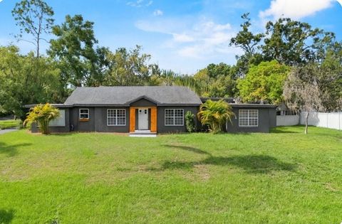 Photo of 504 Prado Place, Lakeland, FL 33803 (MLS # L4953934)