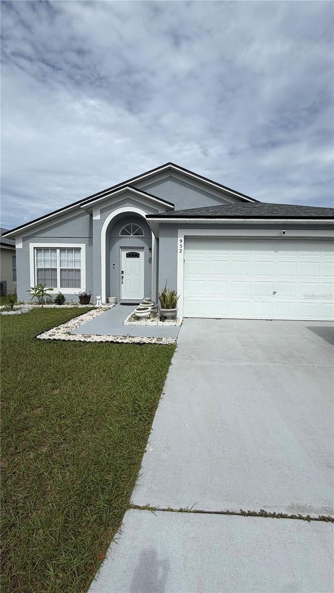 952 CLEAR CREEK CIRCLE