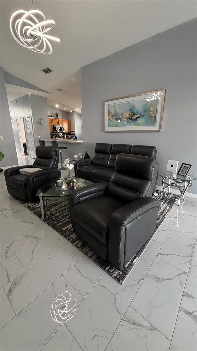 952 CLEAR CREEK CIRCLE