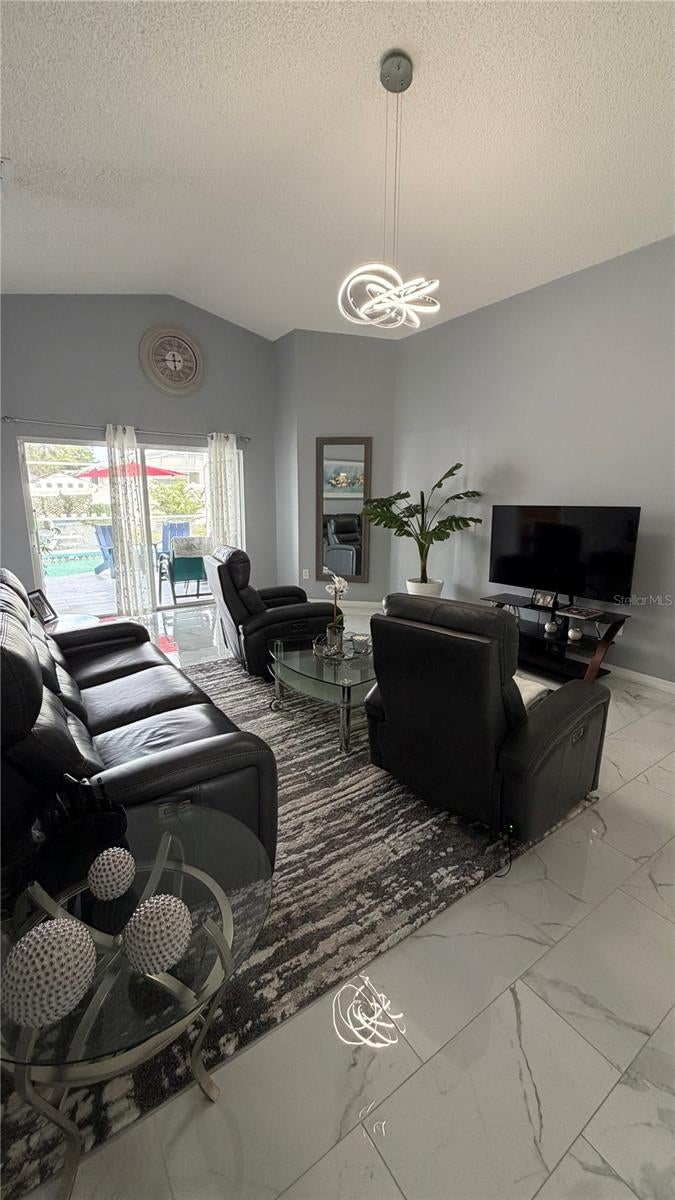 952 CLEAR CREEK CIRCLE