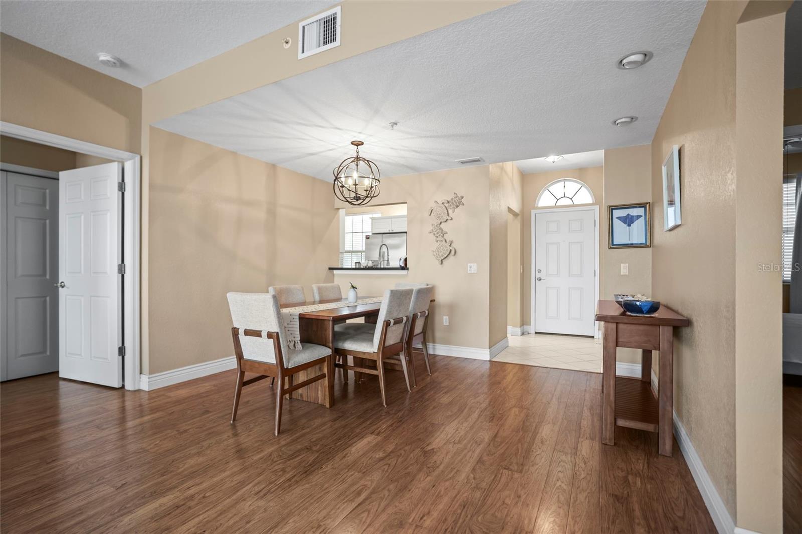 ISLAND PARK CONDO - Residential