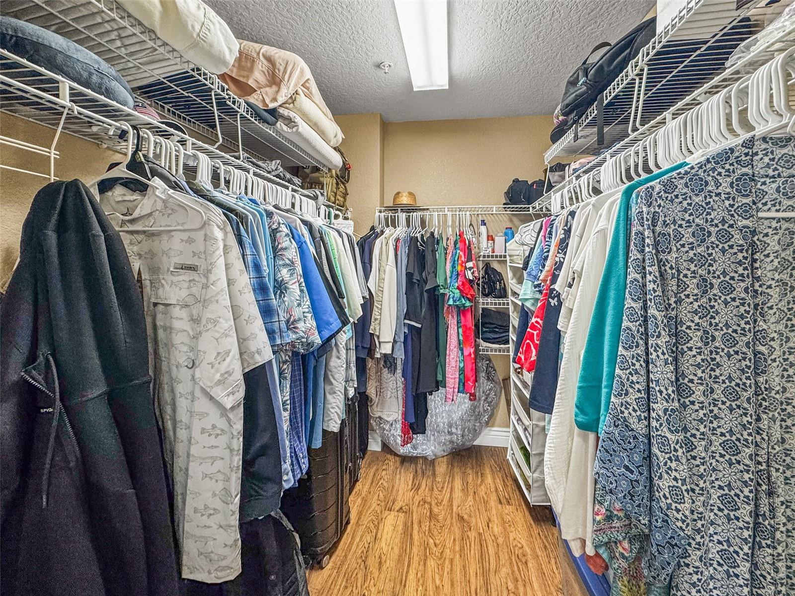 ISLAND PARK CONDO - Residential