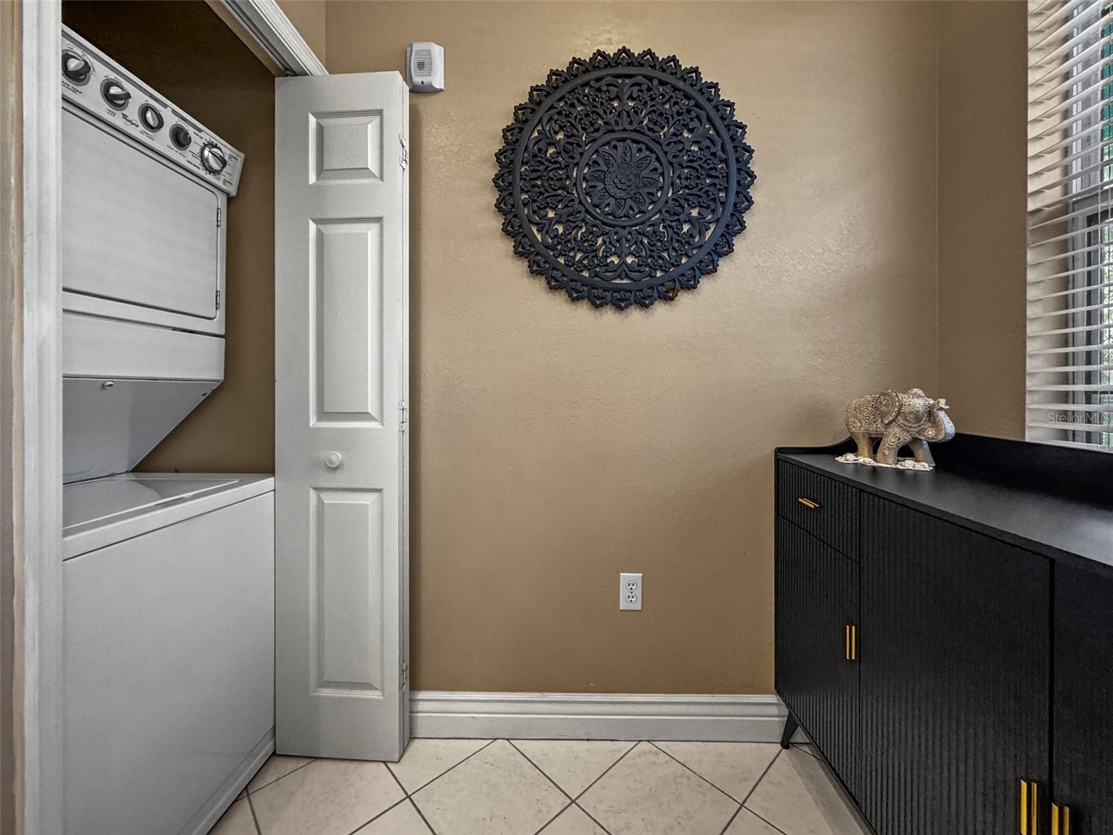 ISLAND PARK CONDO - Residential