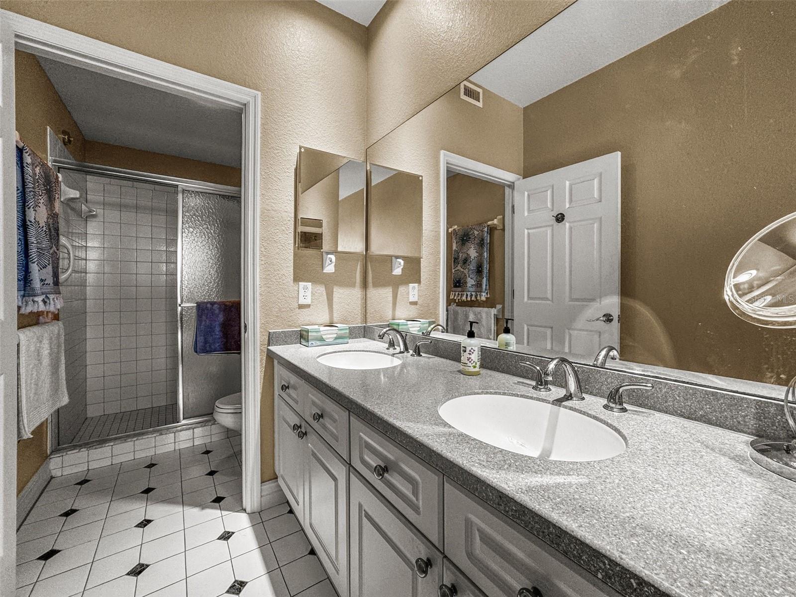 ISLAND PARK CONDO - Residential