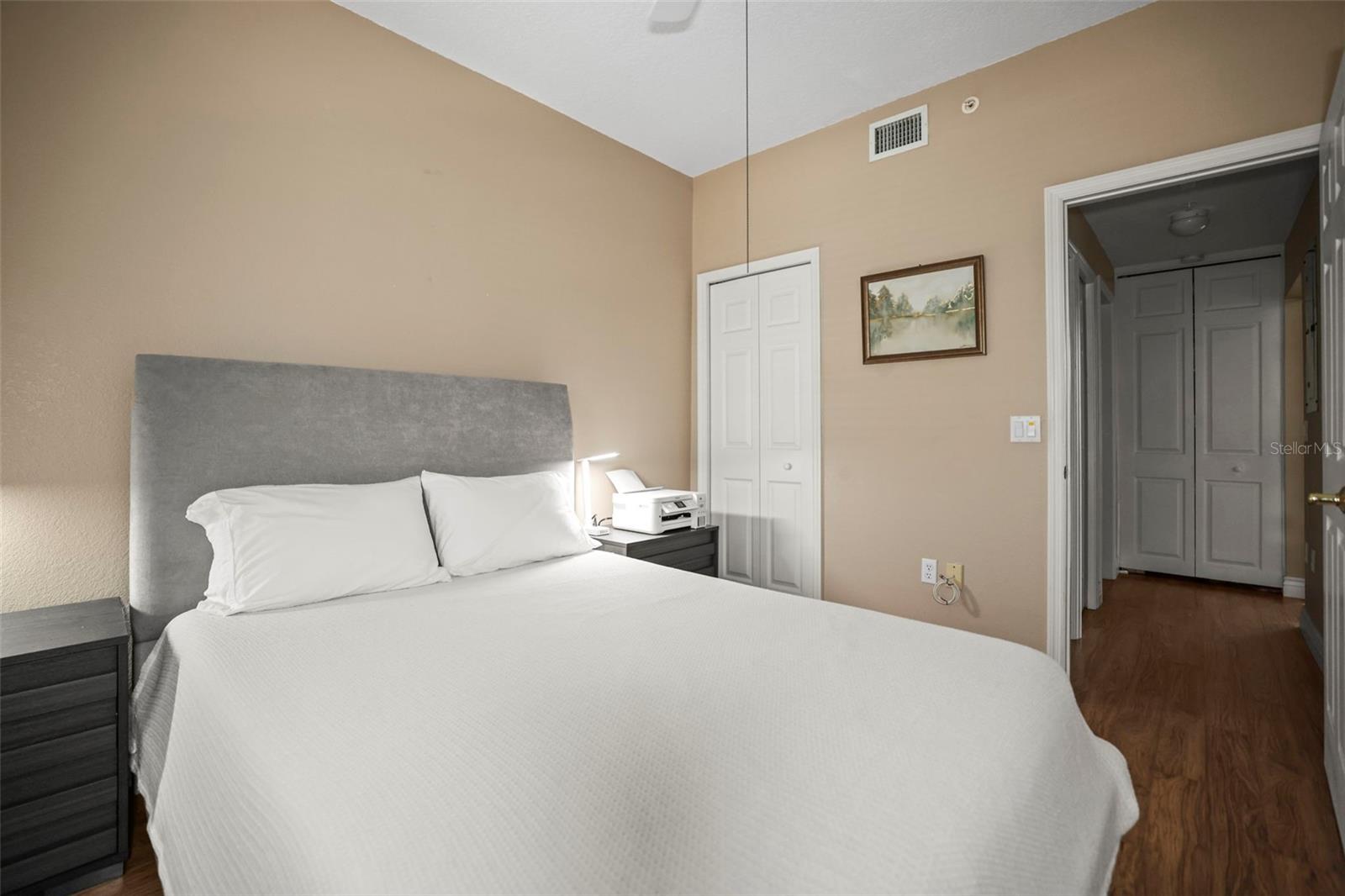 ISLAND PARK CONDO - Residential