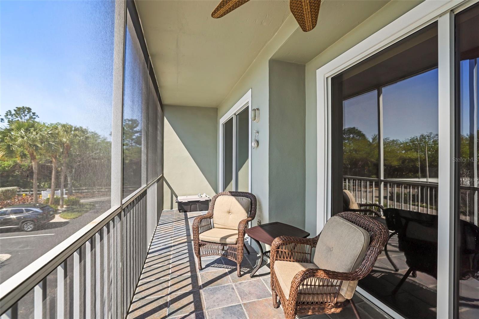 ISLAND PARK CONDO - Residential