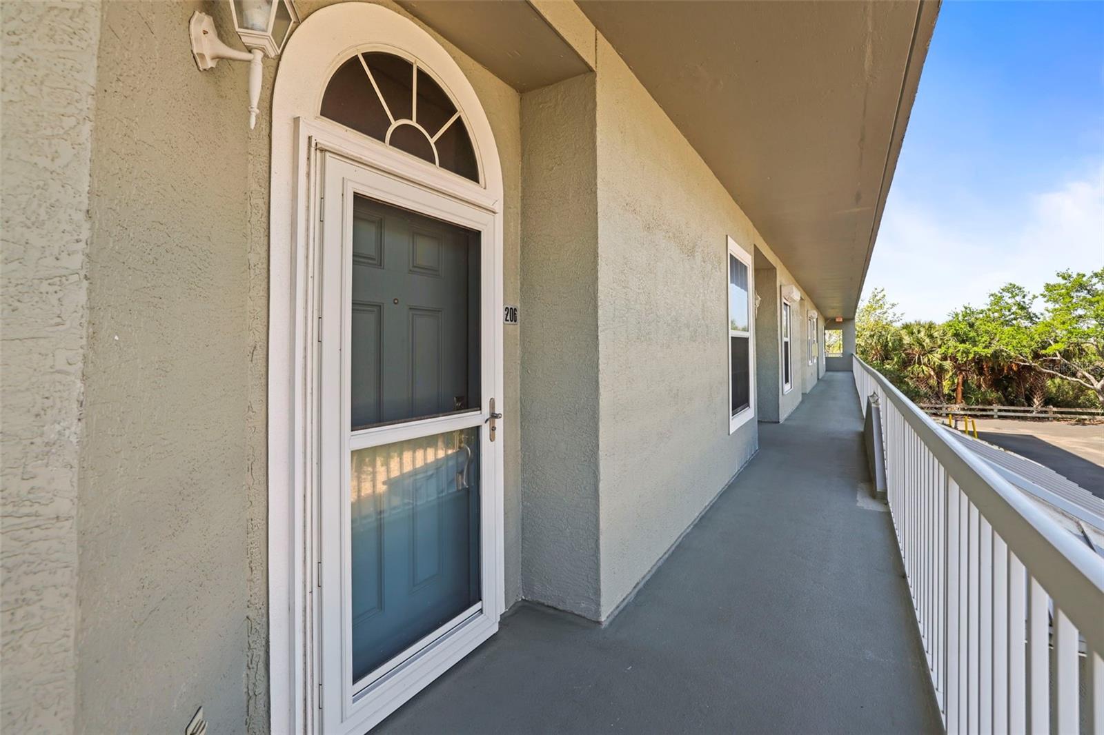 ISLAND PARK CONDO - Residential