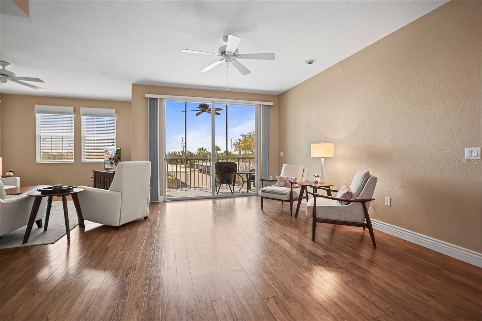 ISLAND PARK CONDO - Residential