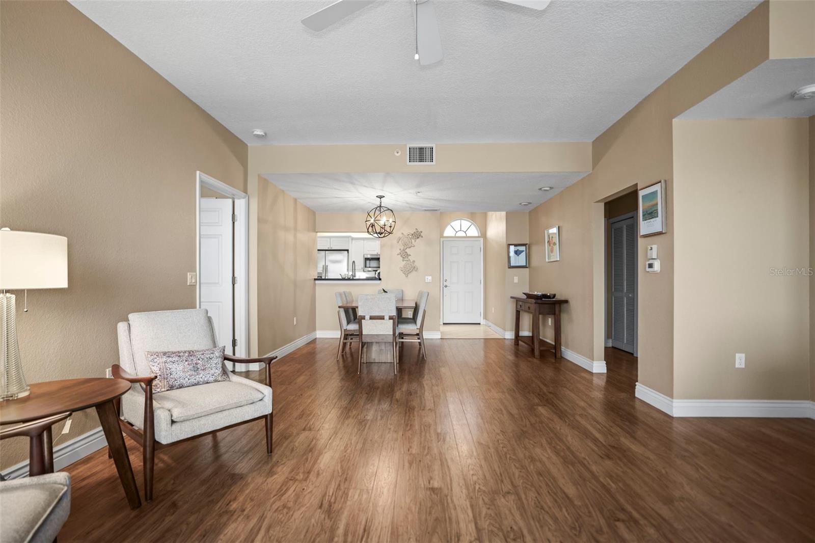 ISLAND PARK CONDO - Residential