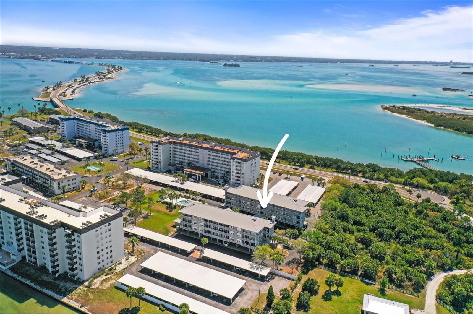 ISLAND PARK CONDO - Residential