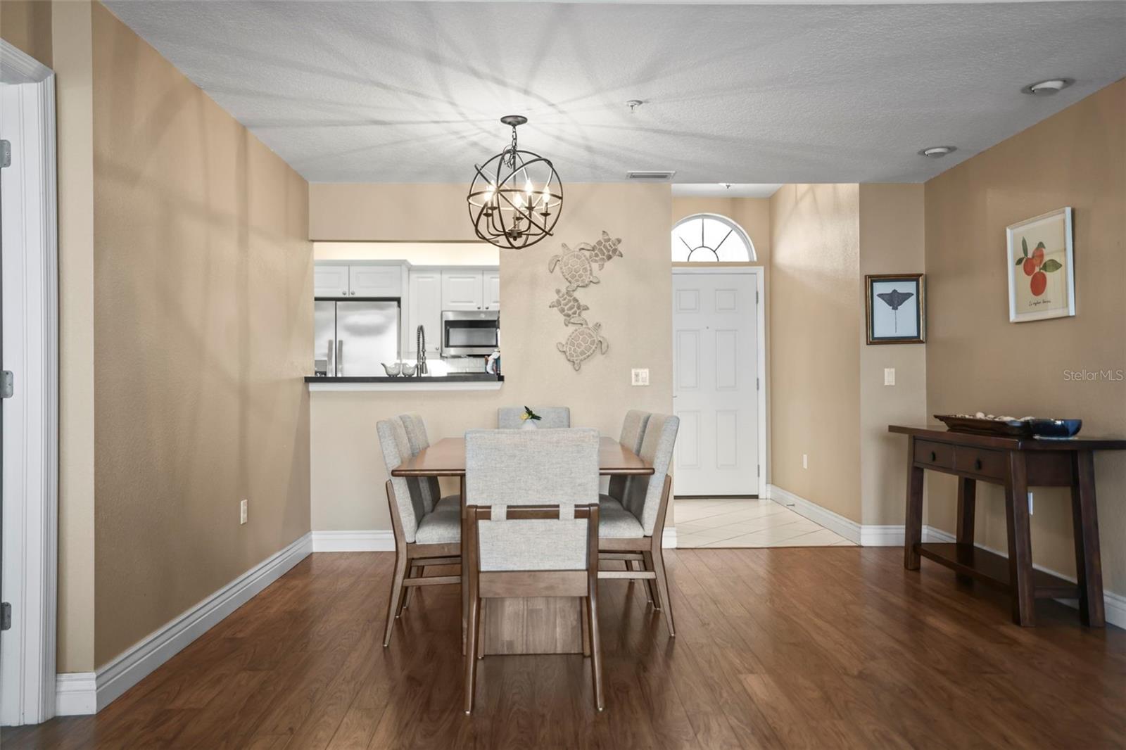 ISLAND PARK CONDO - Residential