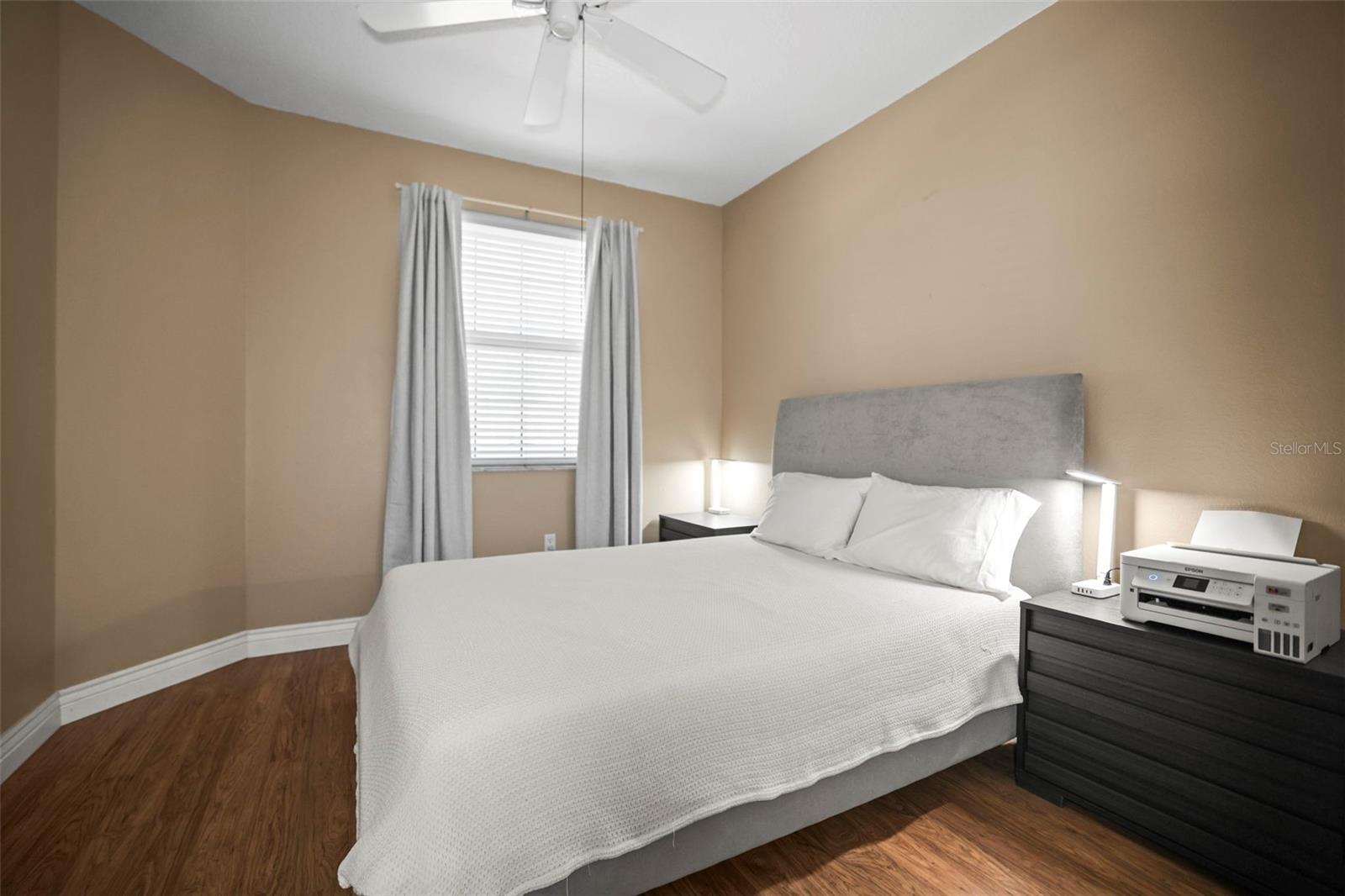 ISLAND PARK CONDO - Residential