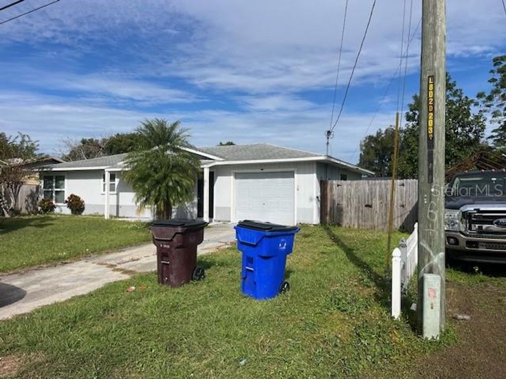 Photo of 18 17th Street, Saint Cloud, FL 34769 (MLS # O6367790)