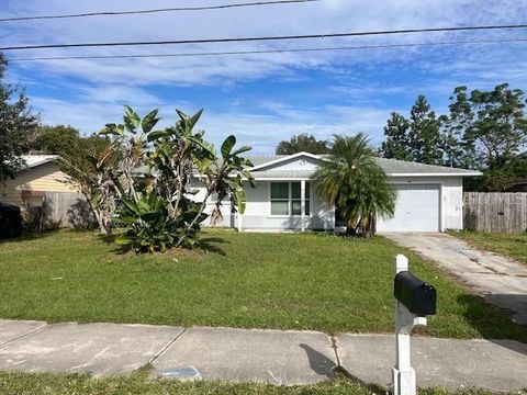 Photo of 18 17th Street, Saint Cloud, FL 34769 (MLS # O6367790)
